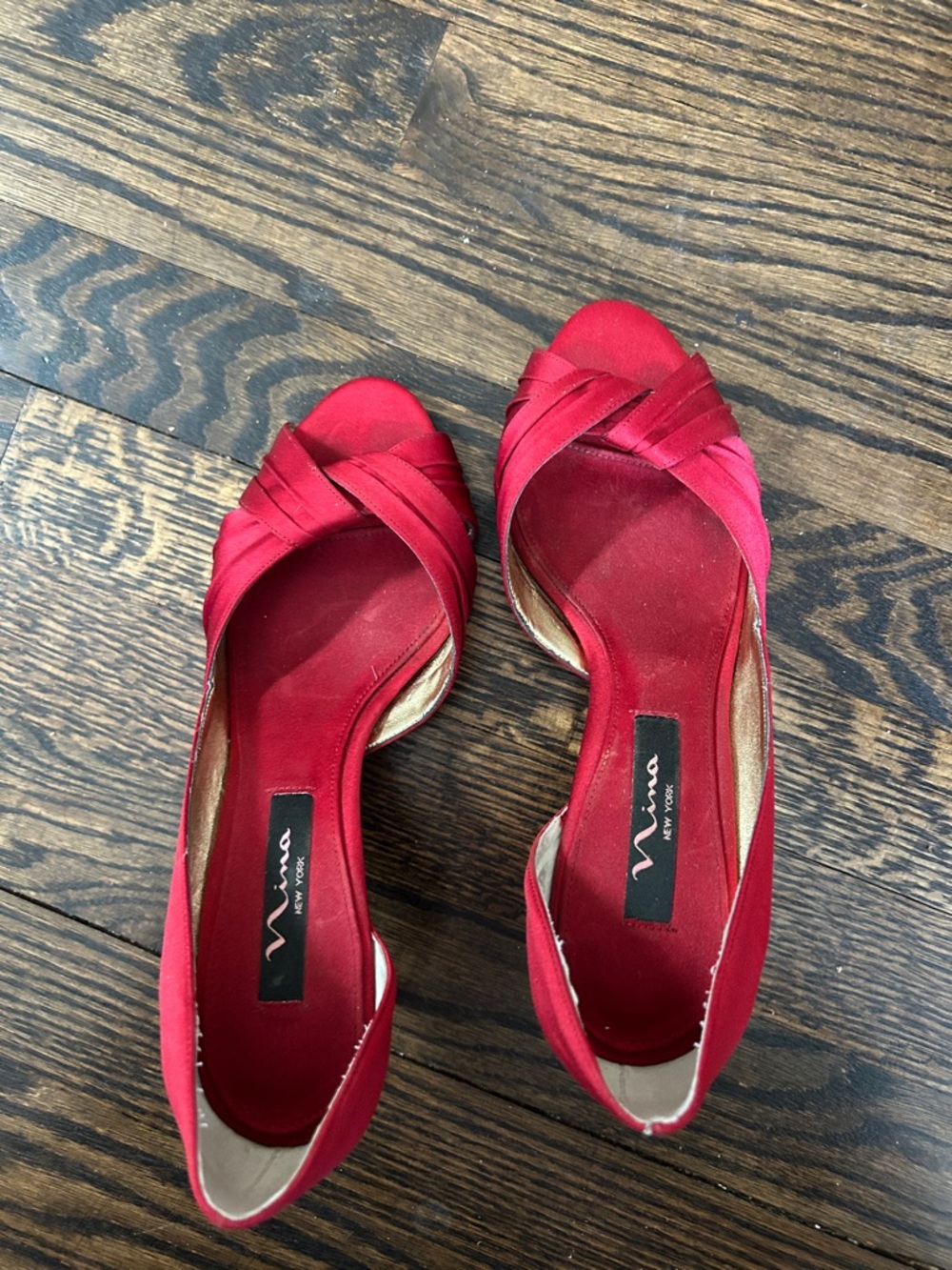 ANNA New York Red Satin Peep-Toe Kitten Heels with Knot Detail - Picture 2 of 6